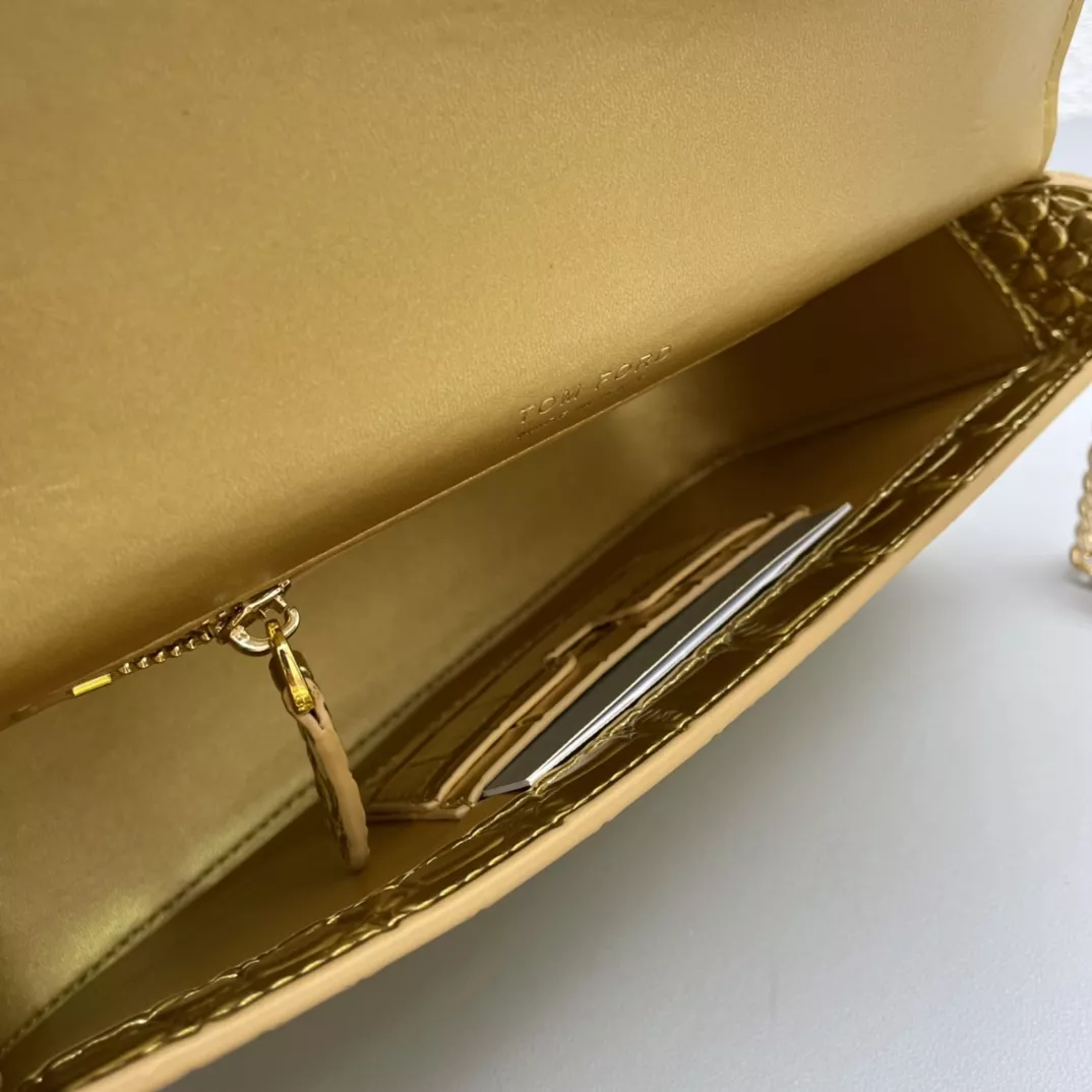 Resilient 666 Tom Ford AAA Quality Messenger Bags For Women
