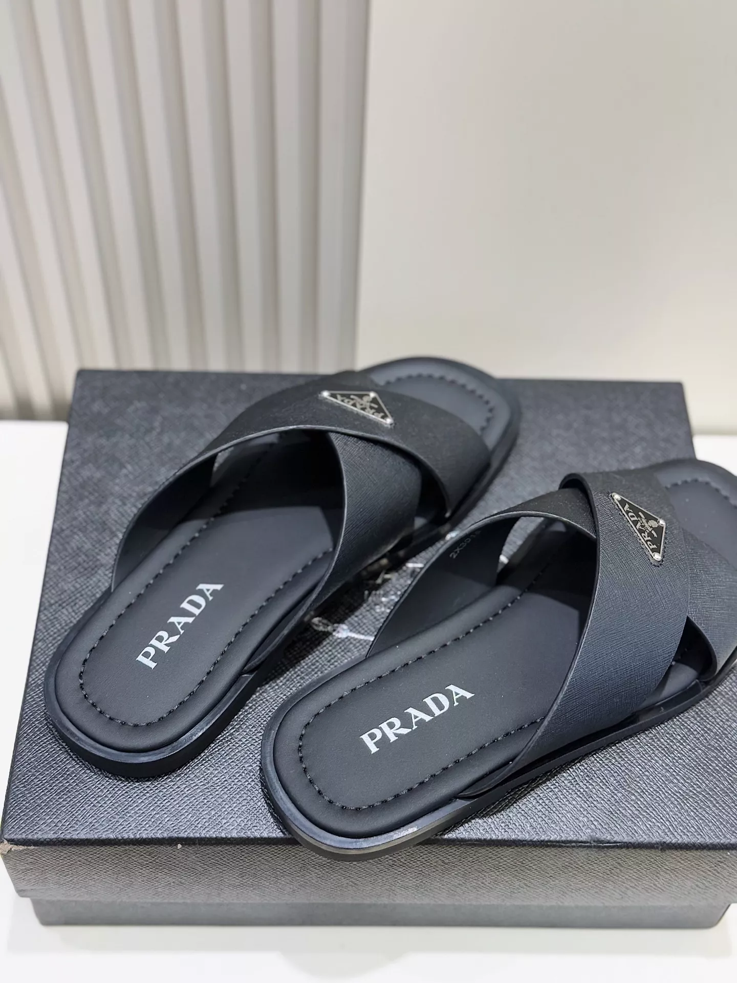 Resilient 6694 Prada Slippers For Men
