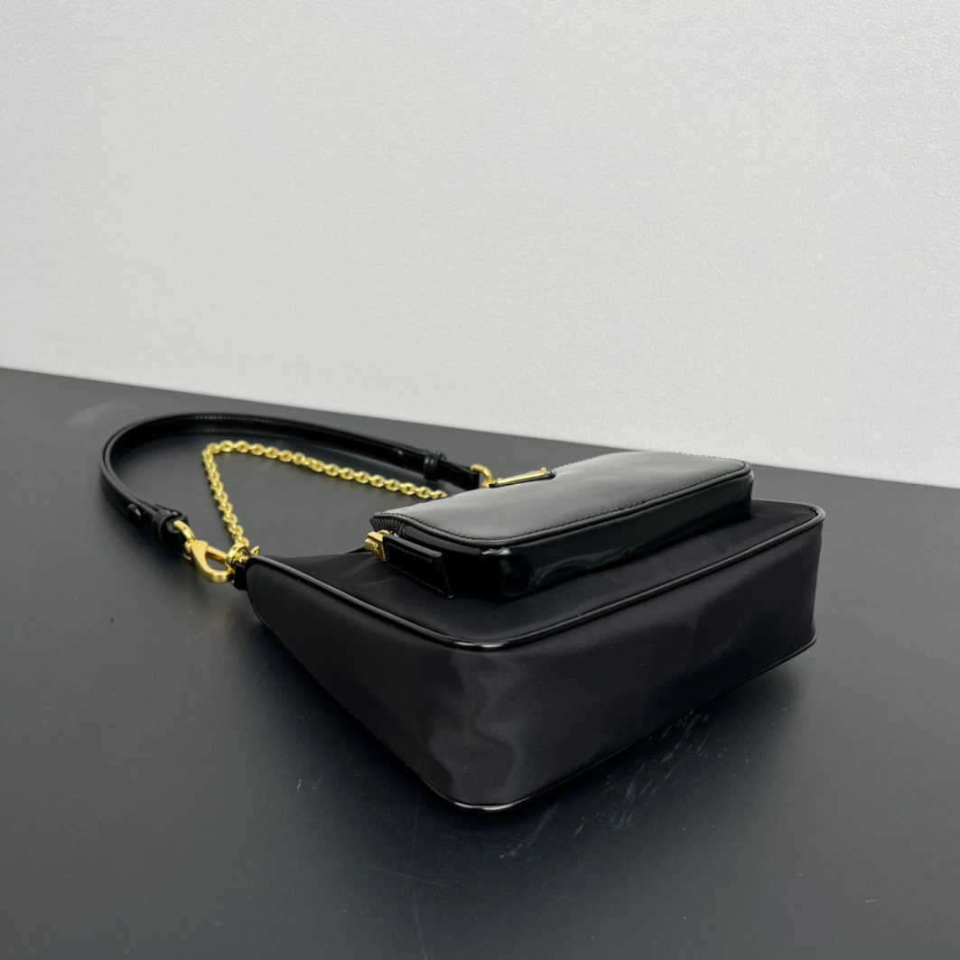 Resilient 6825 Prada AAA Quality Shoulder Bags For Women