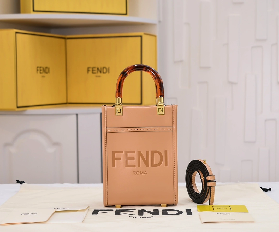 Resilient 6968 Fendi AAA Quality Handbags For Women