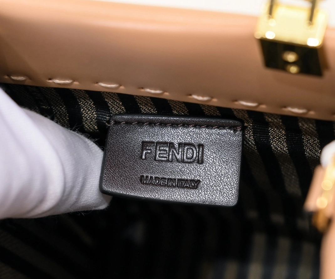 Resilient 6968 Fendi AAA Quality Handbags For Women