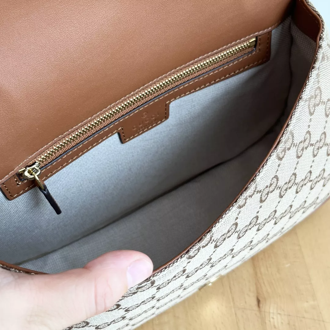 Resilient 7110 Gucci AAA Quality Messenger Bags For Women
