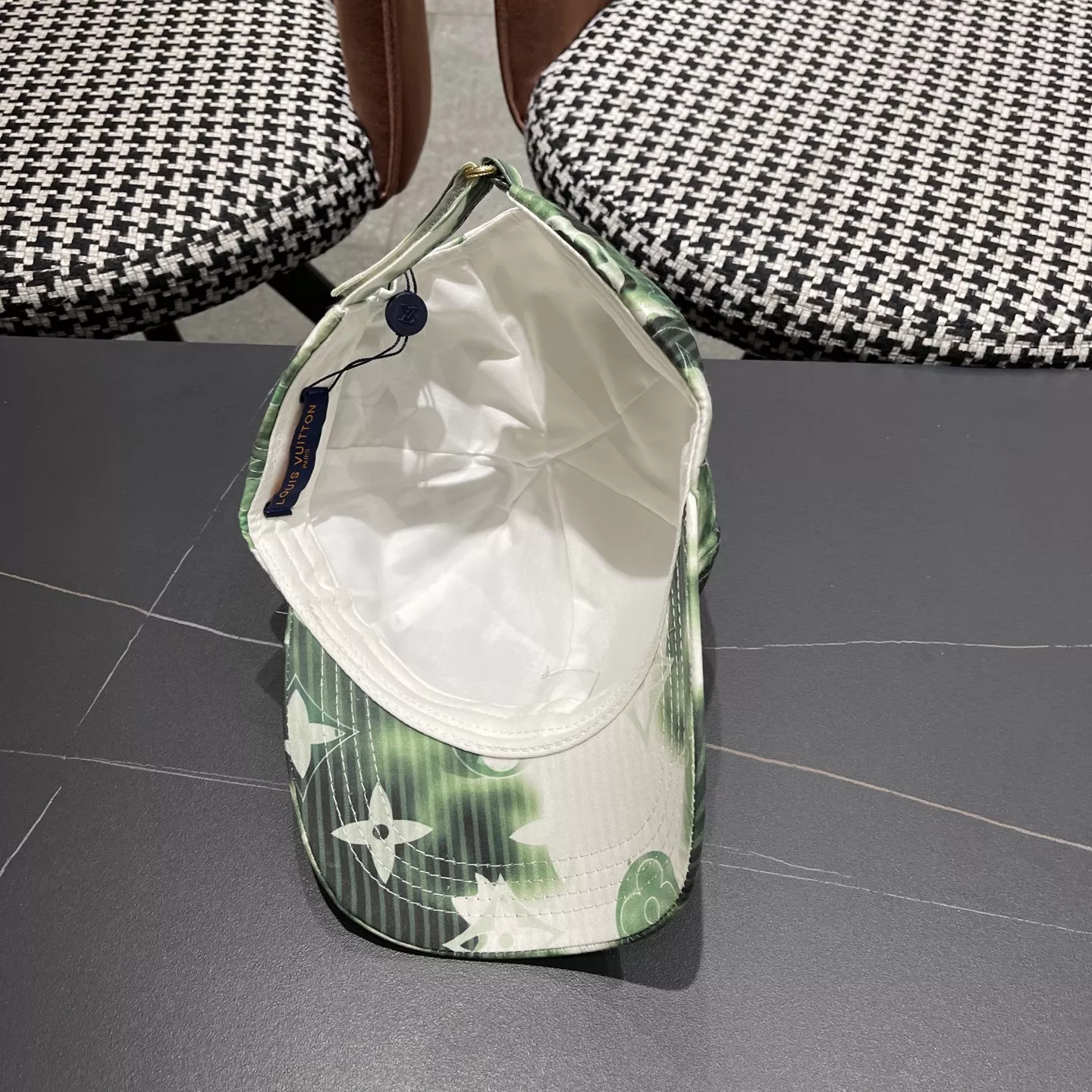 Resilient 7416 Louis Vuitton LV Caps