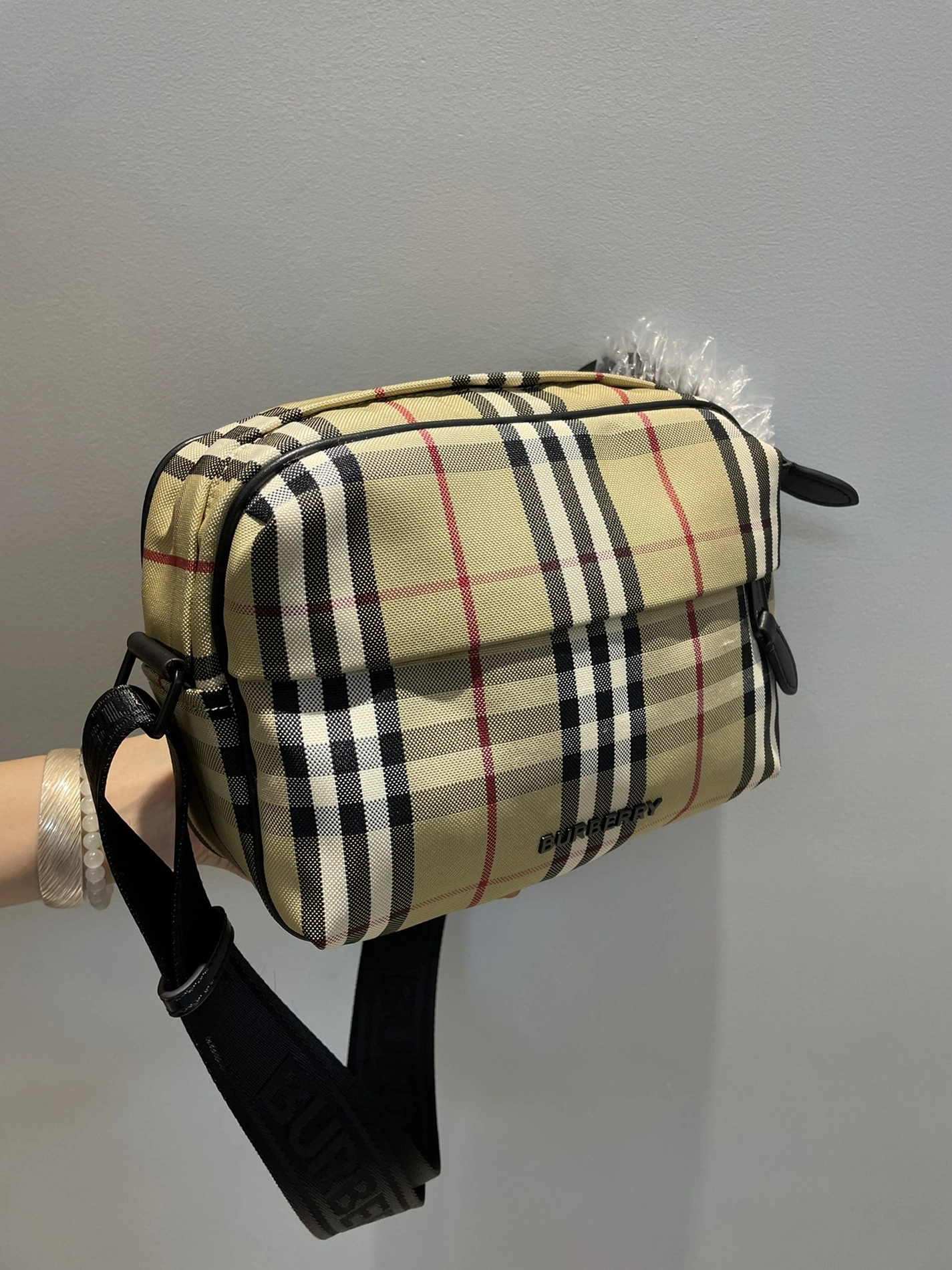 Resilient 7435 Burberry AAA Man Messenger Bags
