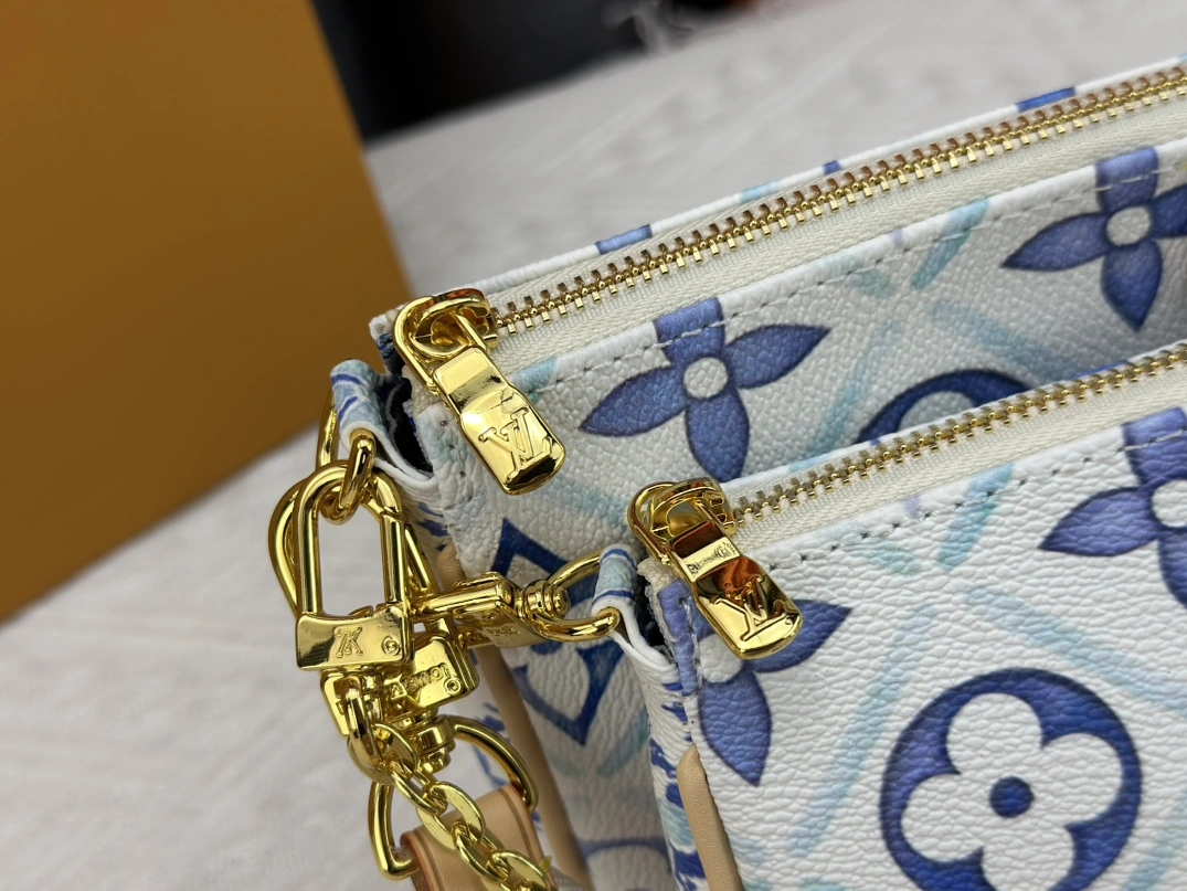 Resilient 7498 Louis Vuitton AAA Quality Messenger Bags For Women