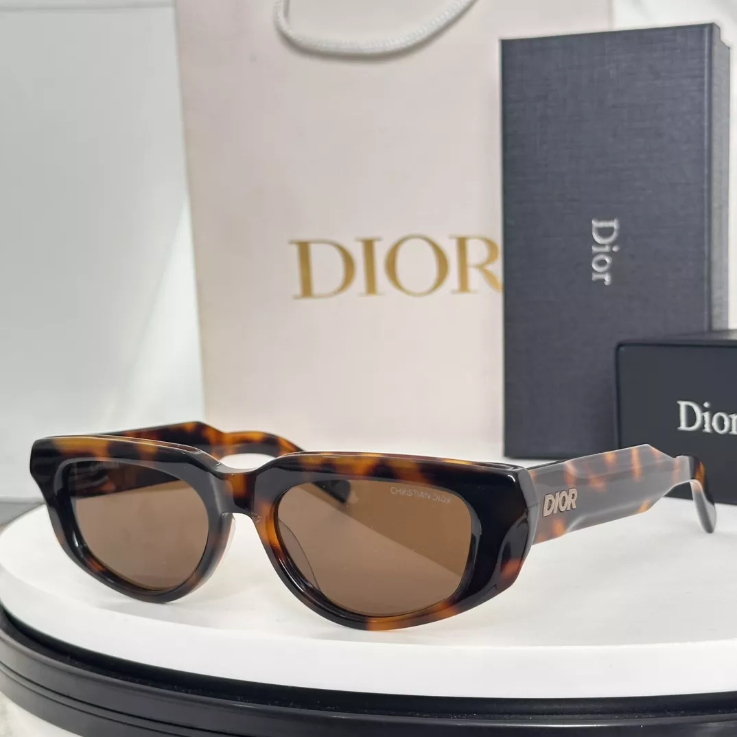 Resilient 7547 Christian Dior AAA Quality Sunglasses