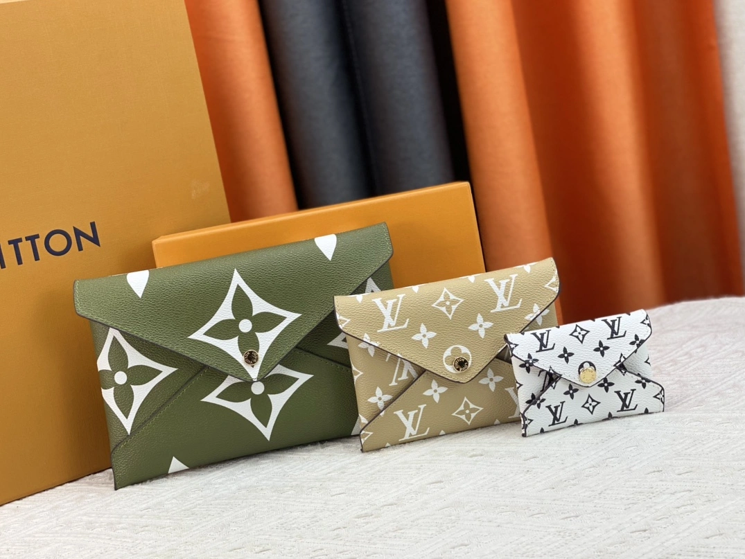 Resilient 7558 Louis Vuitton AAA Quality Wallets For Women