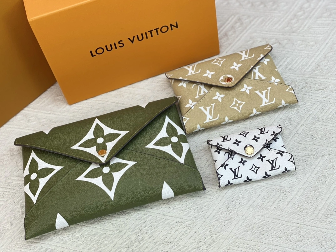 Resilient 7558 Louis Vuitton AAA Quality Wallets For Women