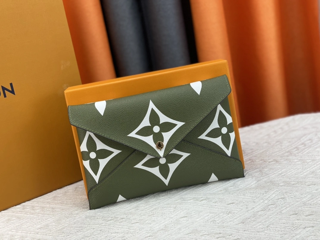 Resilient 7558 Louis Vuitton AAA Quality Wallets For Women