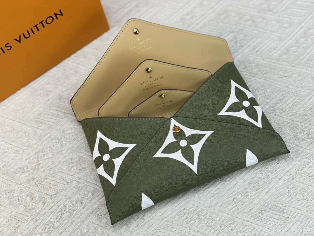 Resilient 7558 Louis Vuitton AAA Quality Wallets For Women