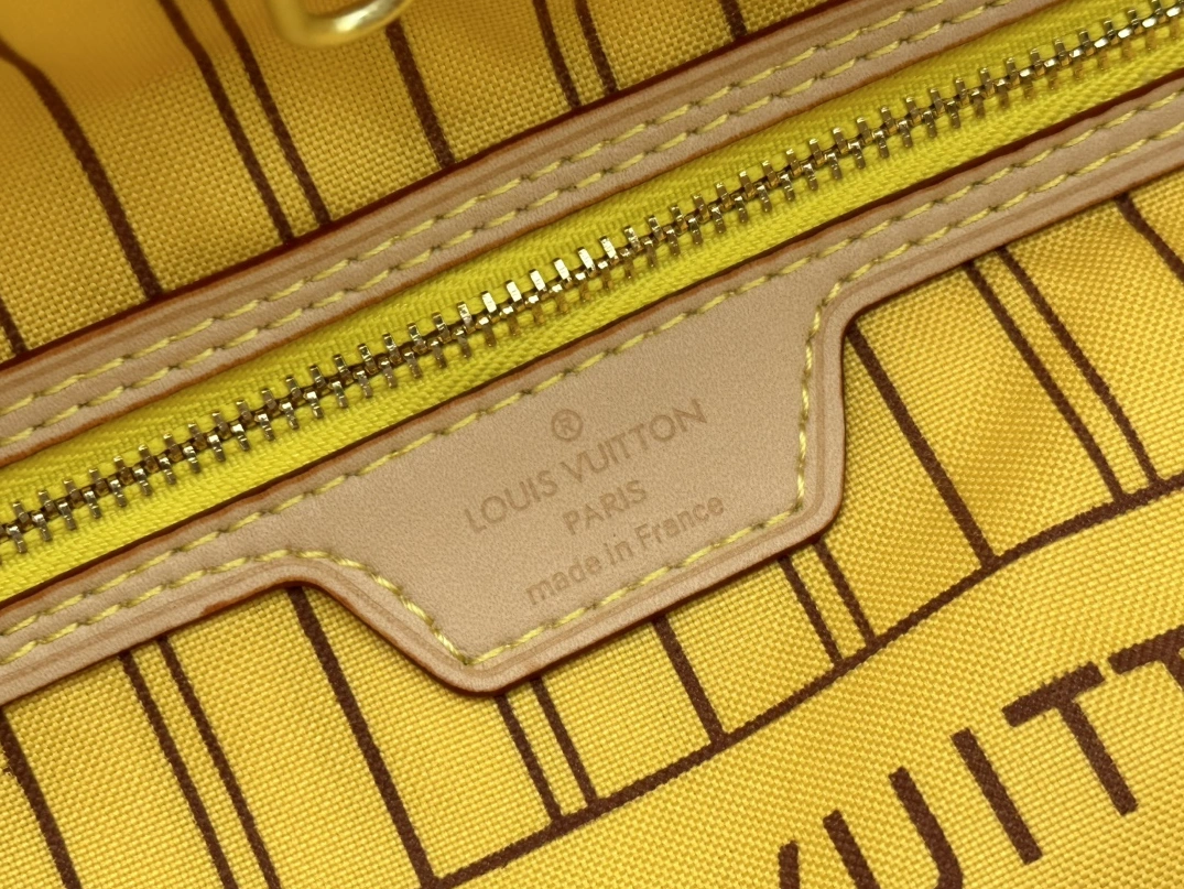 Resilient 7746 Louis Vuitton AAA Quality Shoulder Bags For Women