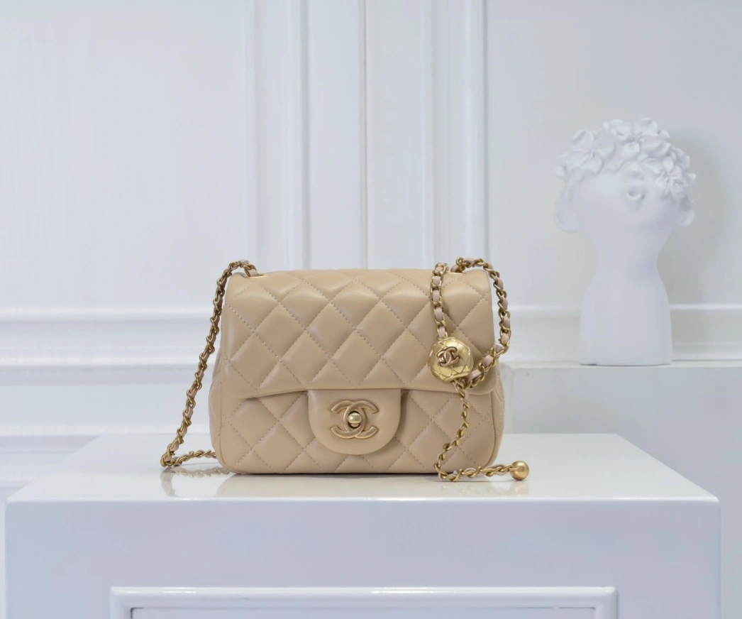 Resilient 7764 Chanel AAA Quality Messenger Bags For Women