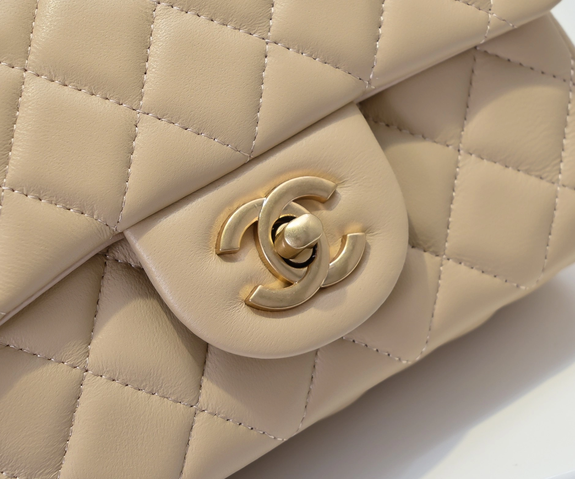 Resilient 7764 Chanel AAA Quality Messenger Bags For Women