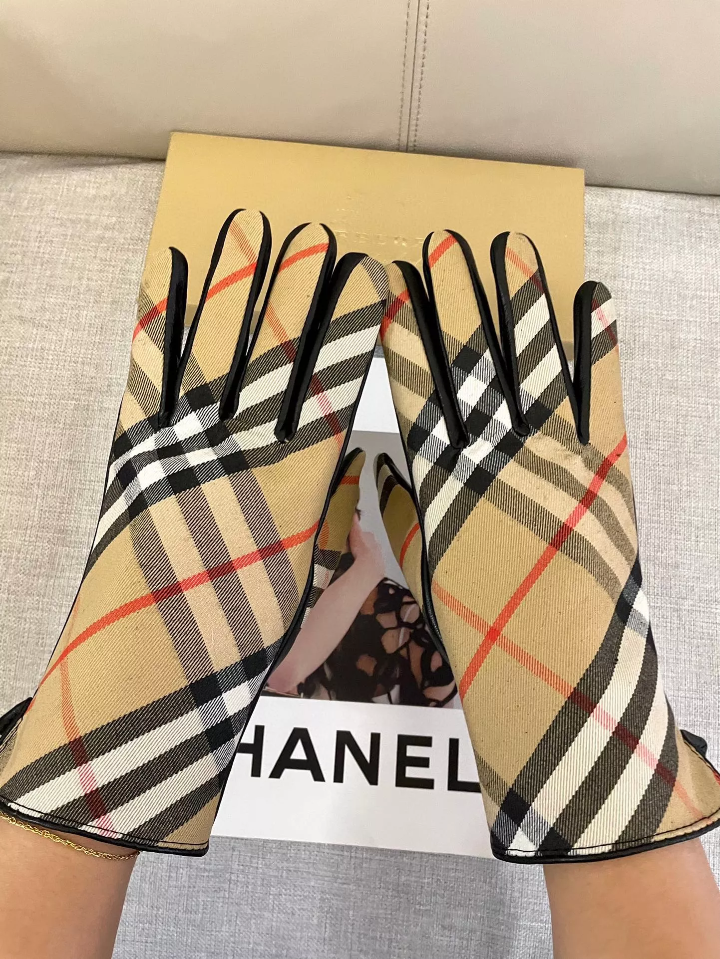 Resilient 7774 Burberry Gloves For Men
