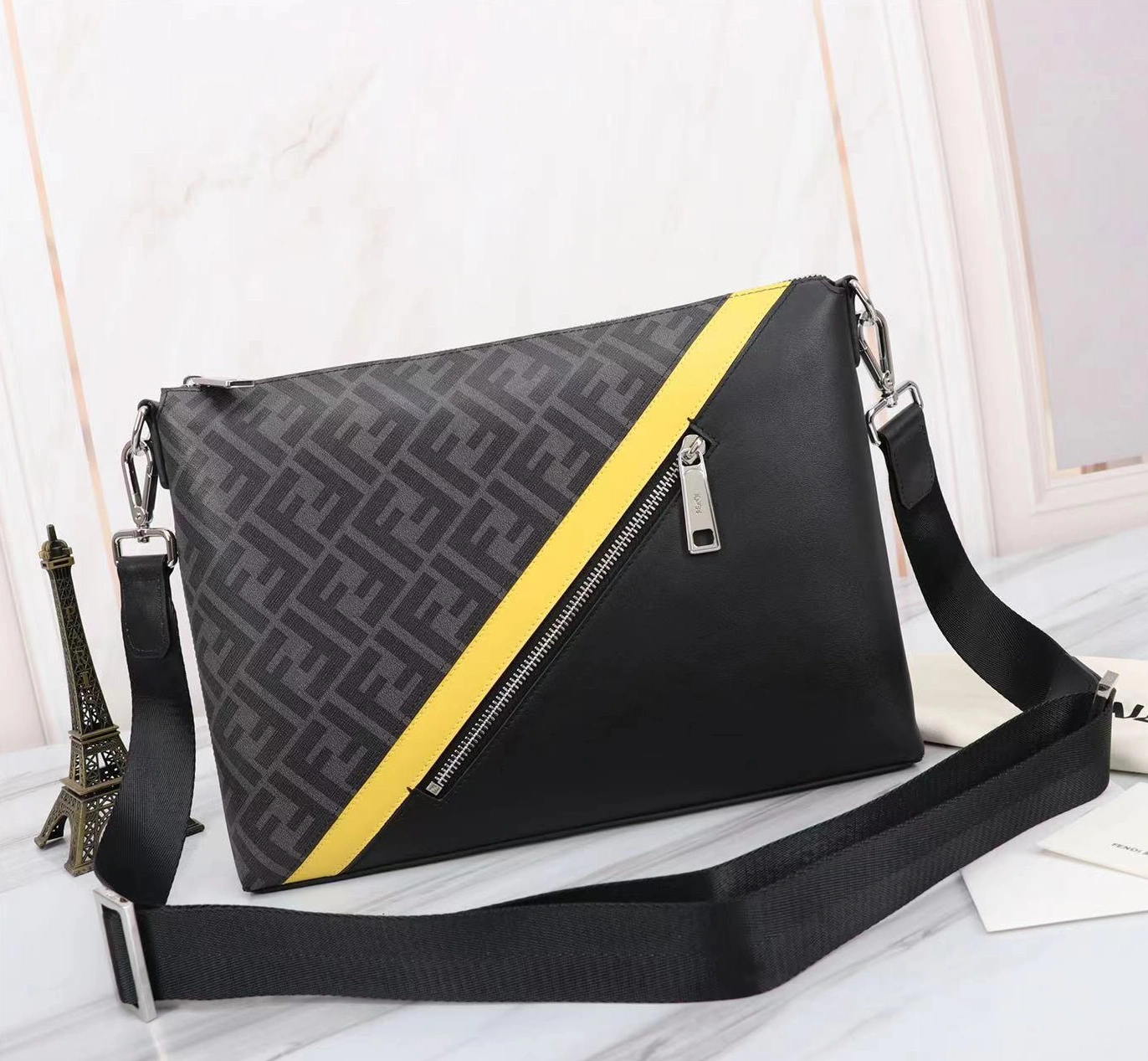 Resilient 7794 Fendi AAA Man Messenger Bags
