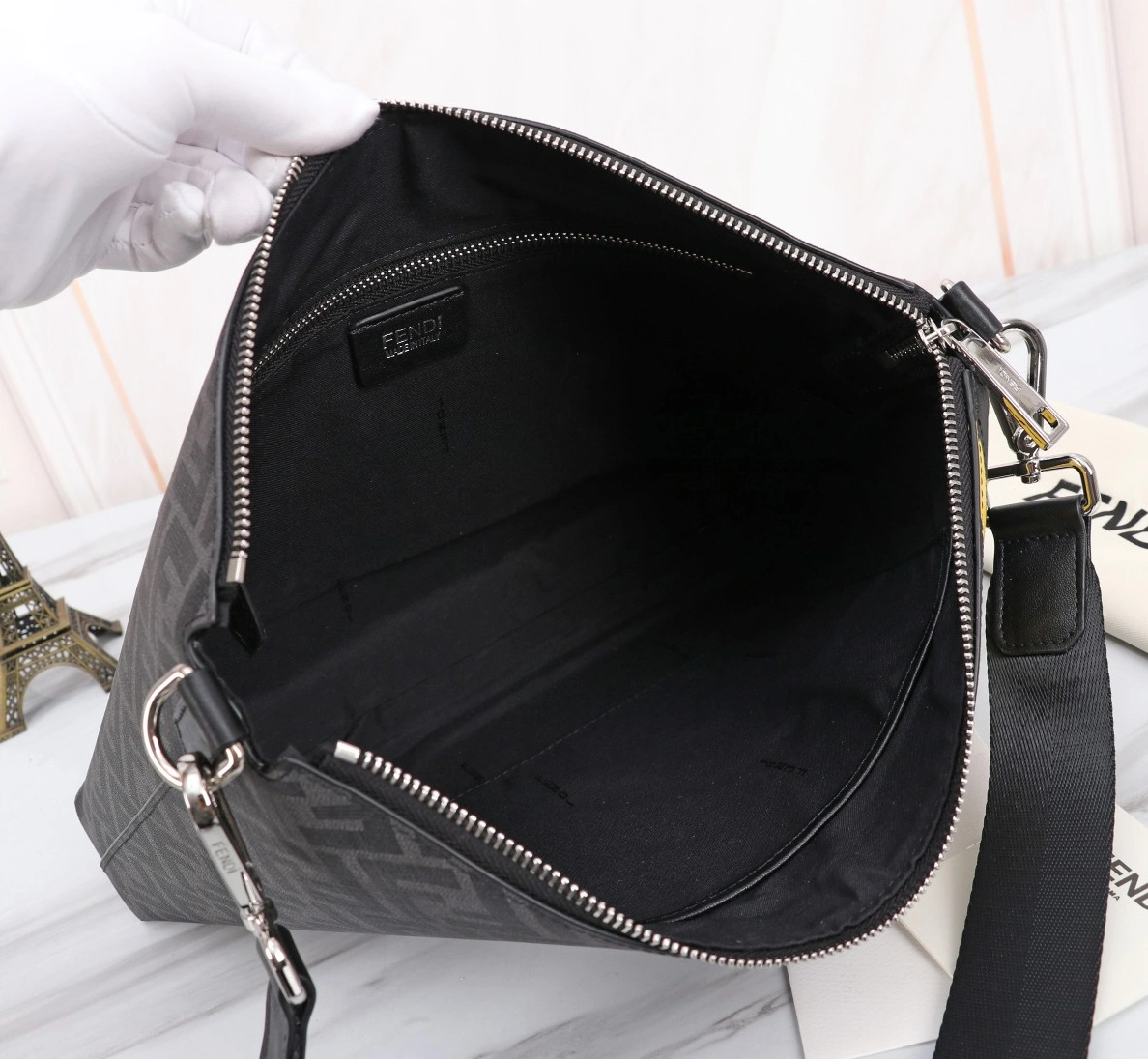 Resilient 7794 Fendi AAA Man Messenger Bags