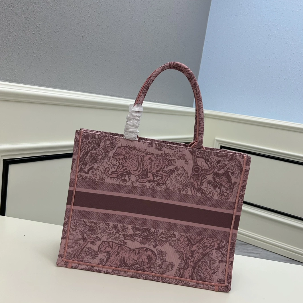 Resilient 794 Christian Dior AAA Quality Tote-Handbags For Women
