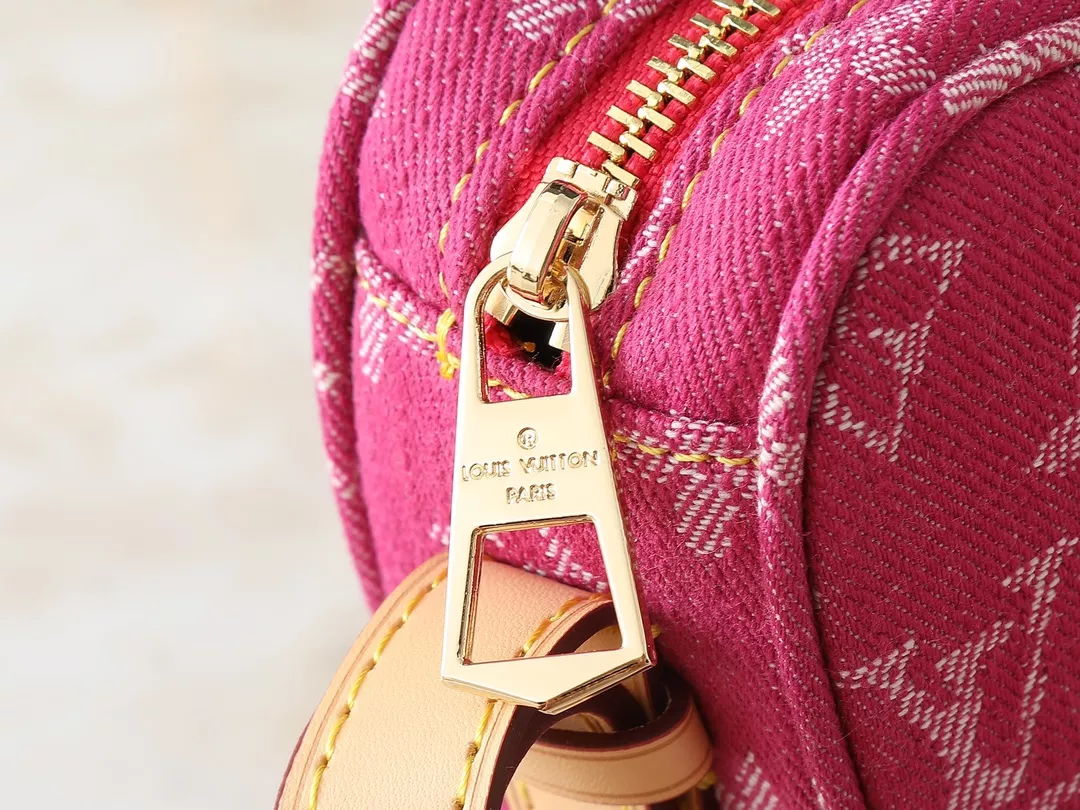 Resilient 7992 Louis Vuitton AAA Quality Shoulder Bags For Women
