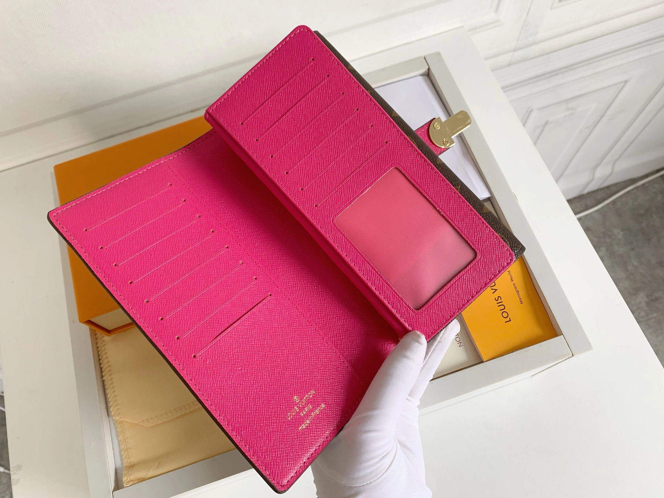Resilient 800 Louis Vuitton LV Card Case For Women