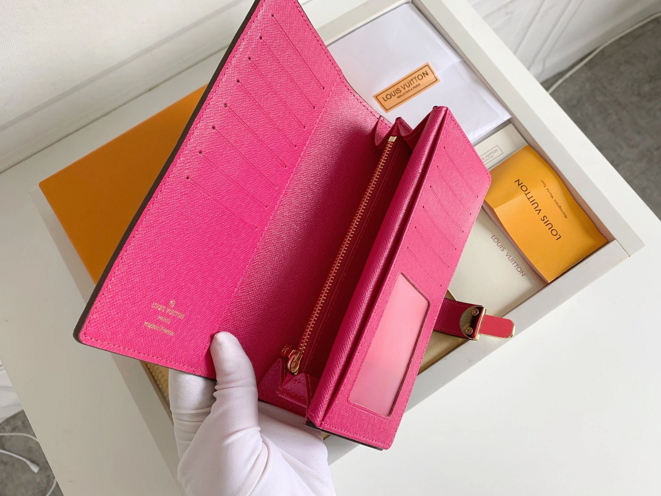 Resilient 800 Louis Vuitton LV Card Case For Women