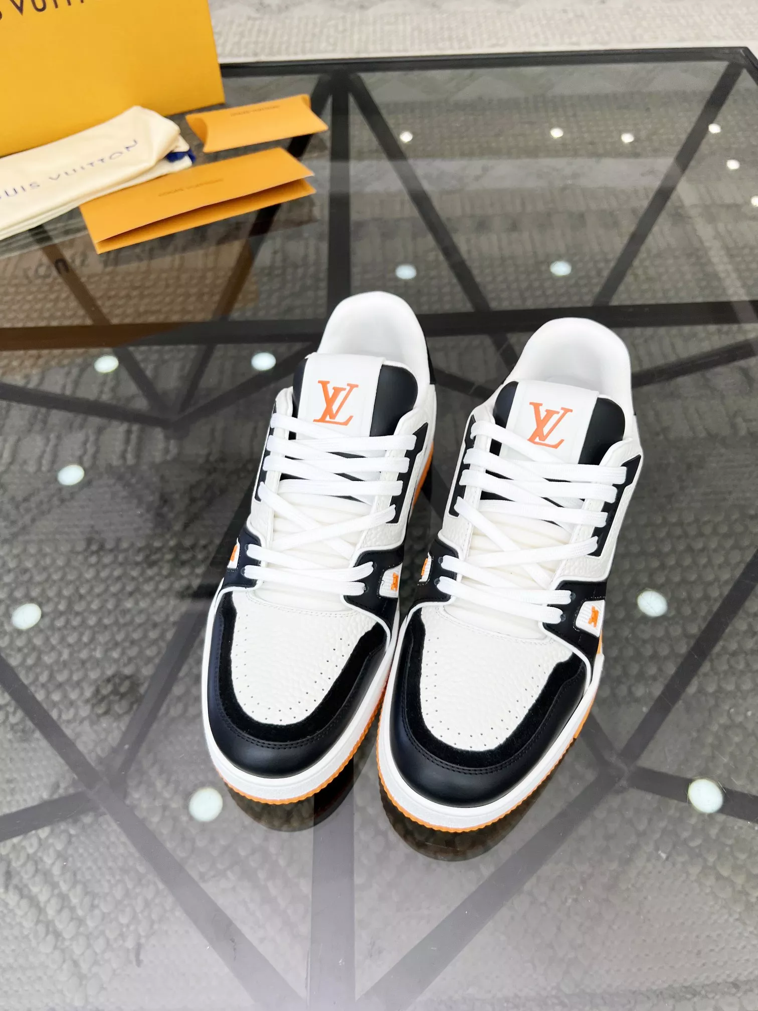 Resilient 8014 Louis Vuitton Casual Shoes For Men
