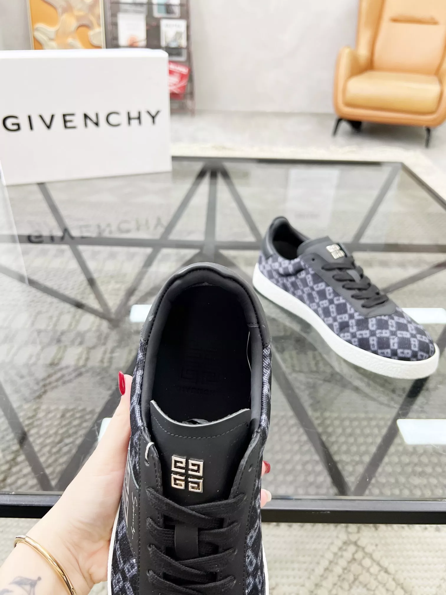 Resilient 8059 Givenchy Casual Shoes For Men