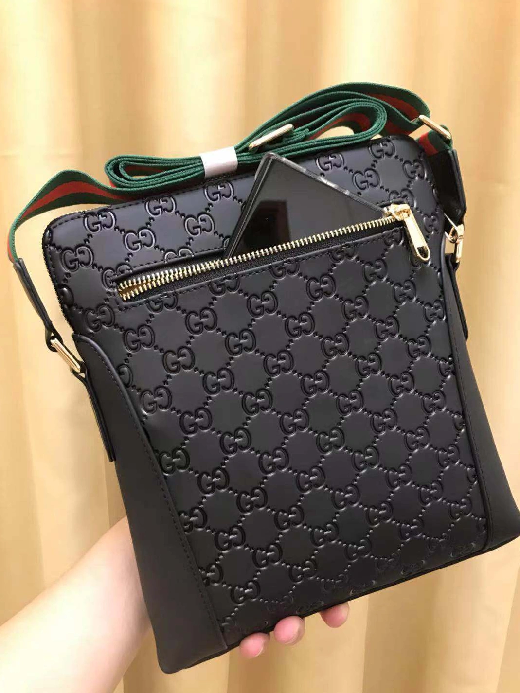 Resilient 8144 Gucci AAA Man Messenger Bags
