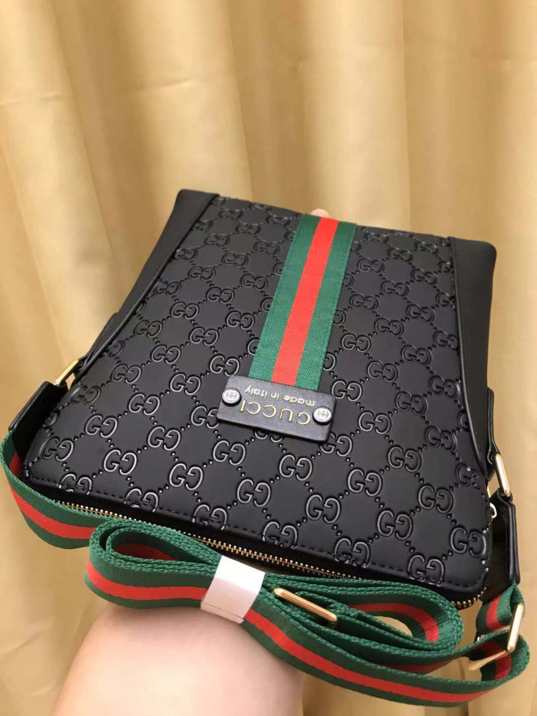 Resilient 8144 Gucci AAA Man Messenger Bags