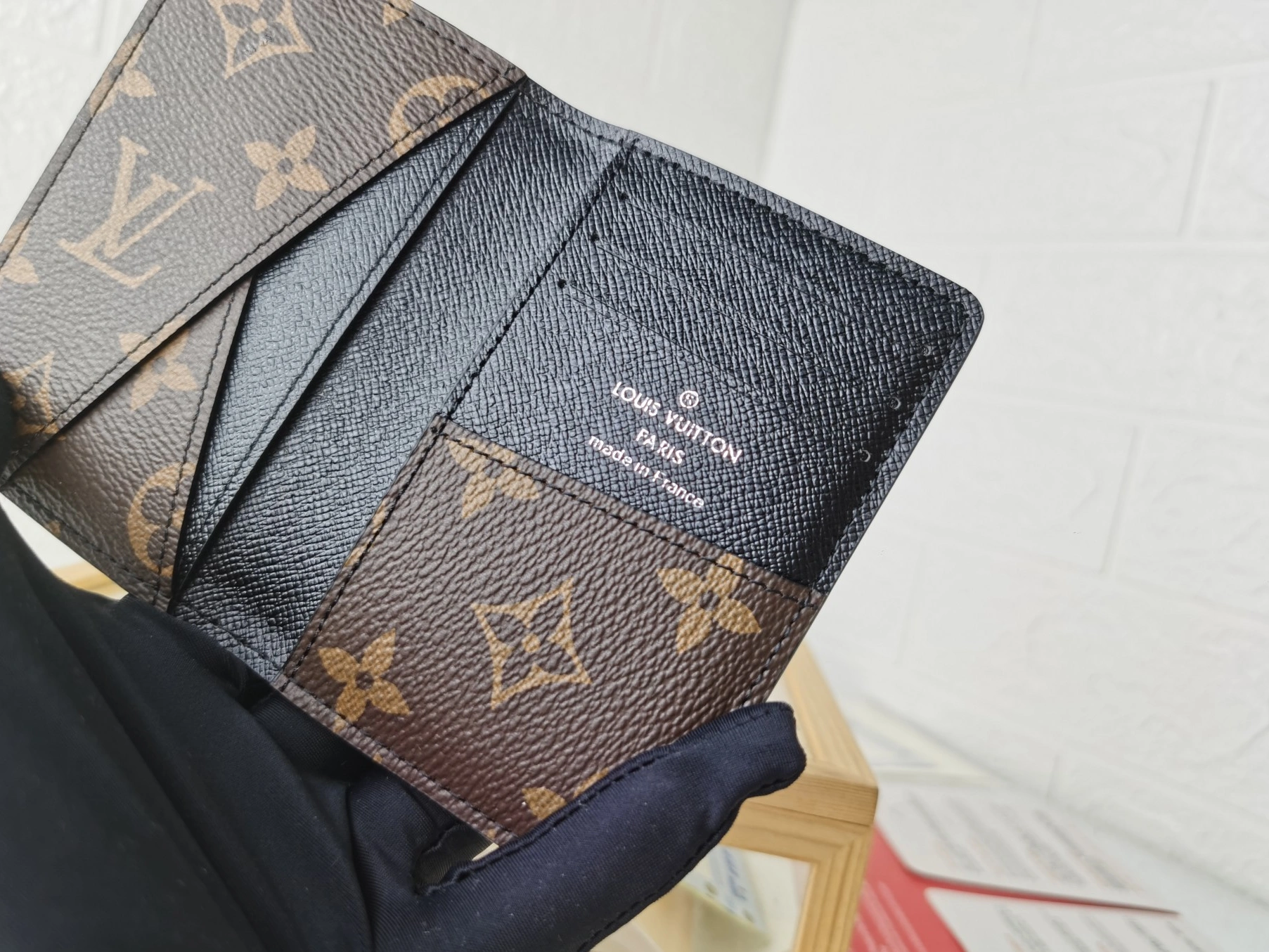 Resilient 8207 Louis Vuitton LV Card Case For Unisex