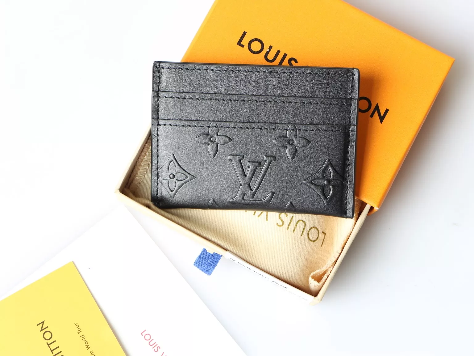 Resilient 8452 Louis Vuitton LV Card Case