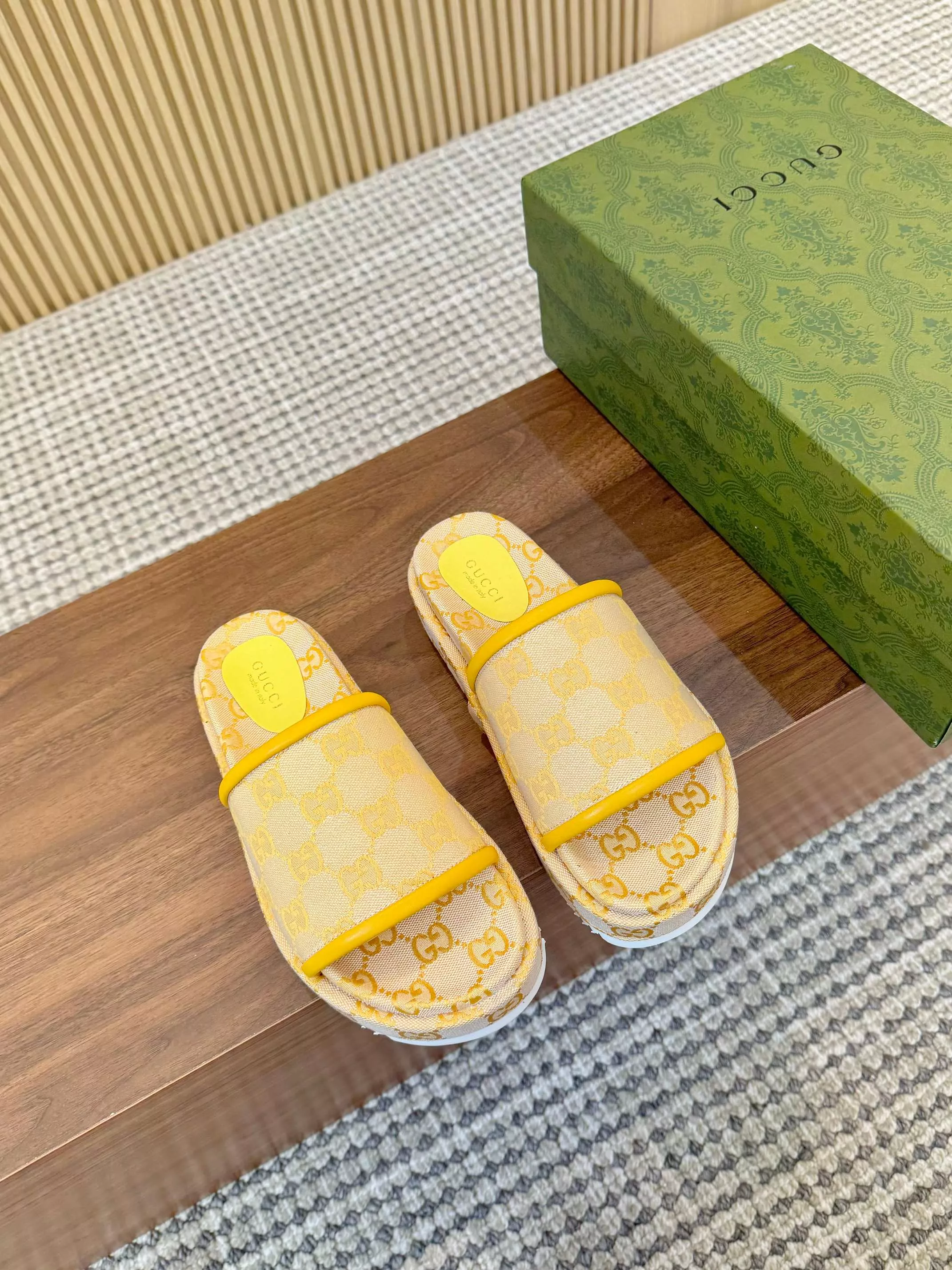 Resilient 8468 Gucci Slippers For Women