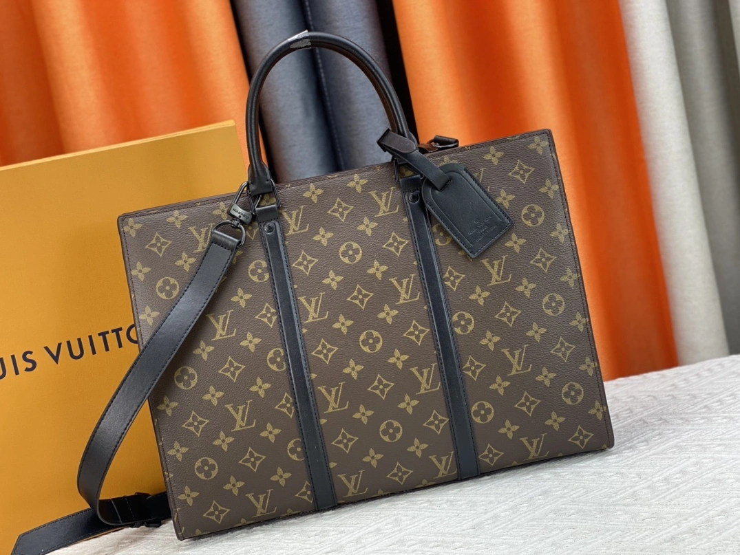 Resilient 8484 Louis Vuitton AAA Man Handbags
