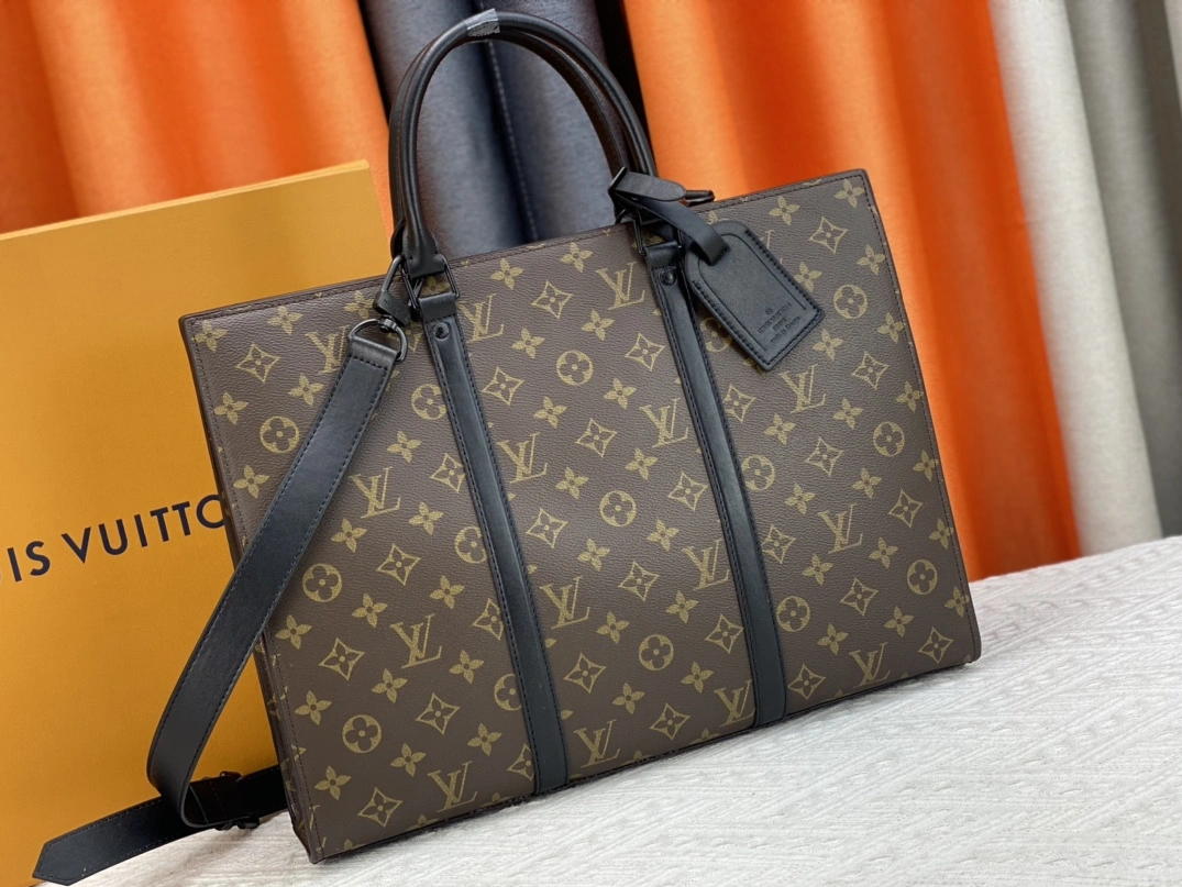 Resilient 8484 Louis Vuitton AAA Man Handbags