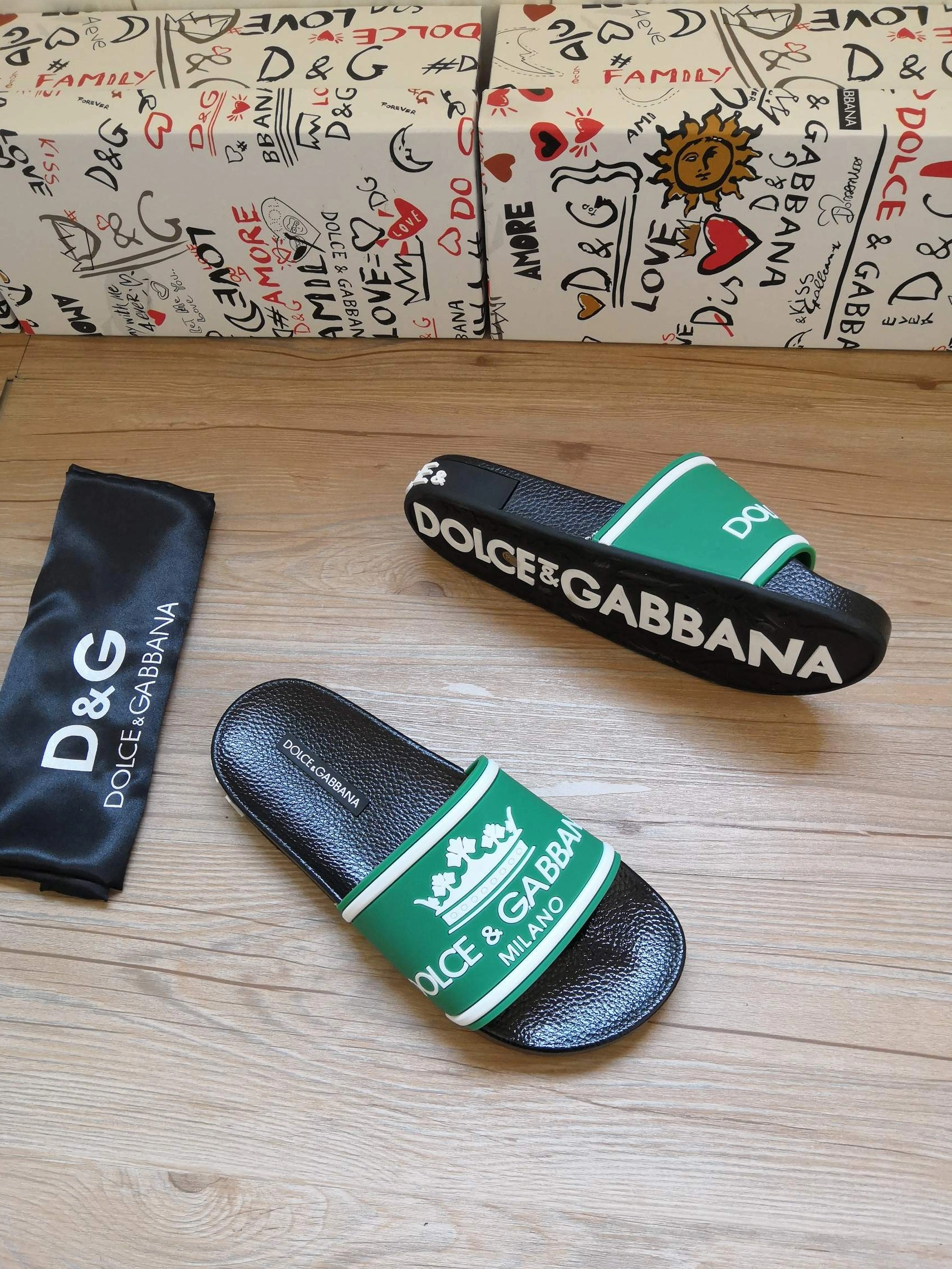 Resilient 8485 Dolce & Gabbana D&G Slippers For Women