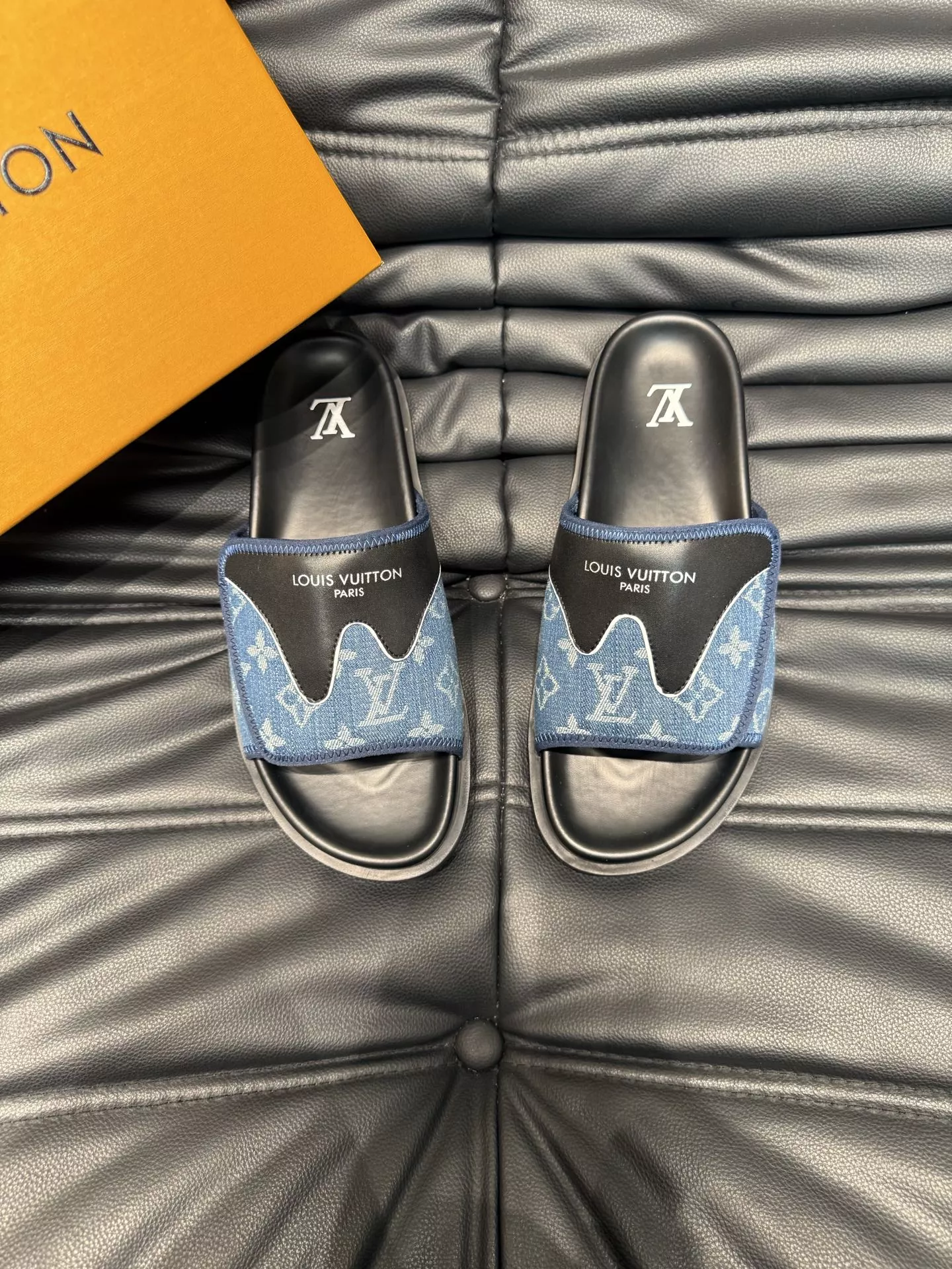 Resilient 8762 Louis Vuitton Slippers For Men