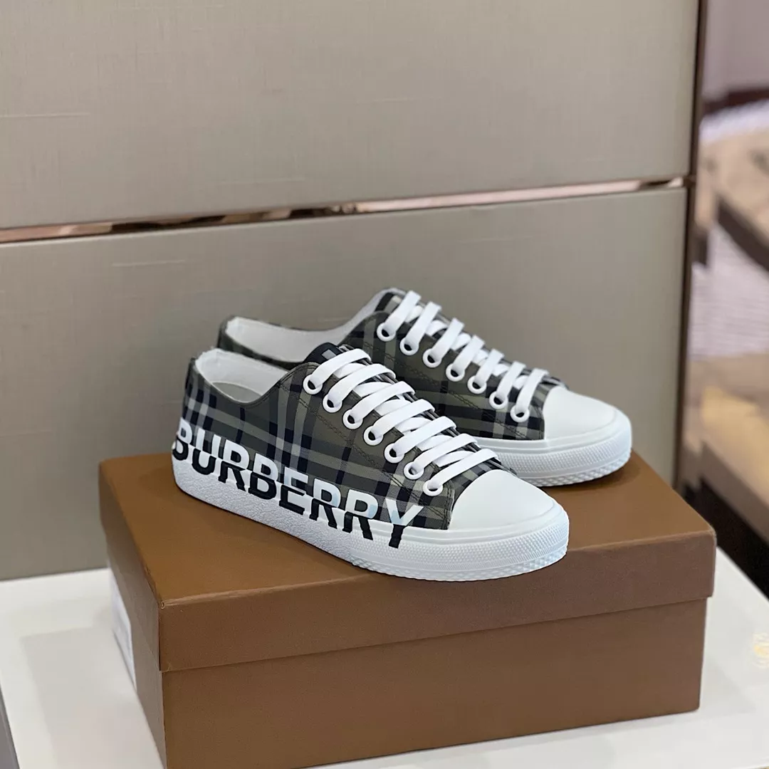 Resilient 8767 Burberry Casual Shoes For Men
