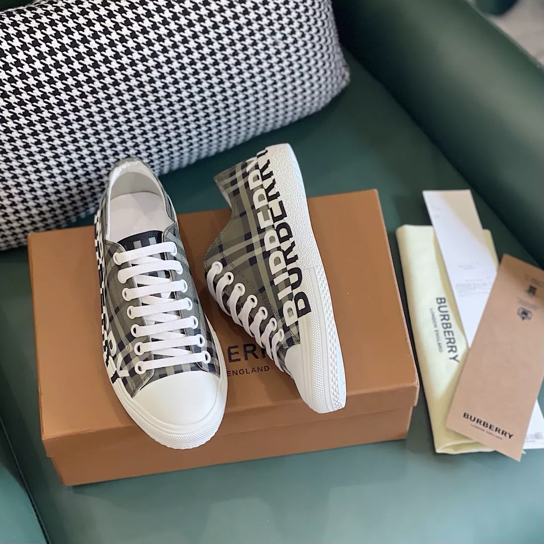 Resilient 8767 Burberry Casual Shoes For Men