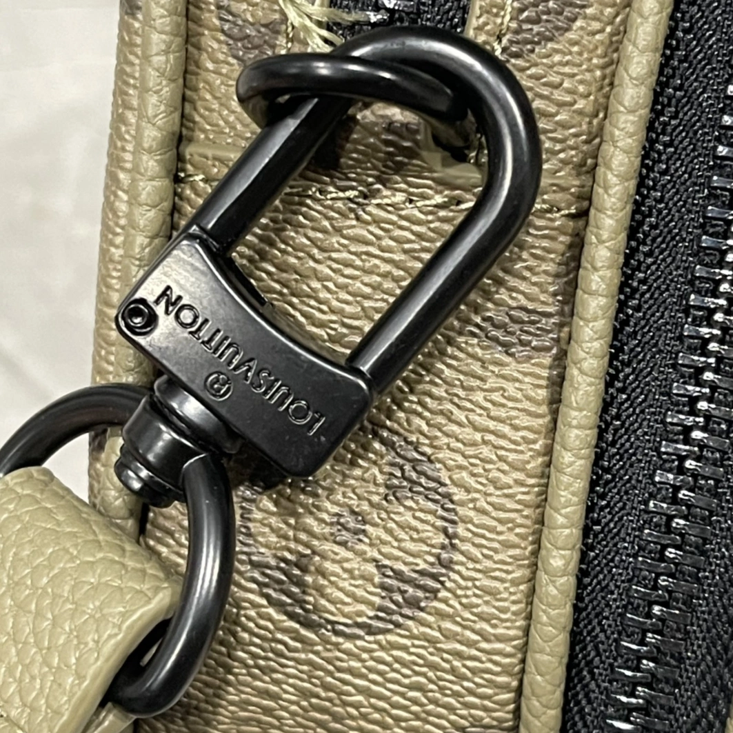 Resilient 8786 Louis Vuitton AAA Man Messenger Bags