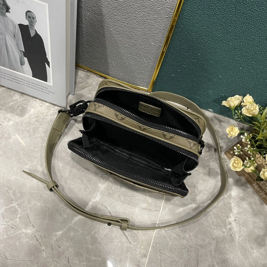 Resilient 8786 Louis Vuitton AAA Man Messenger Bags