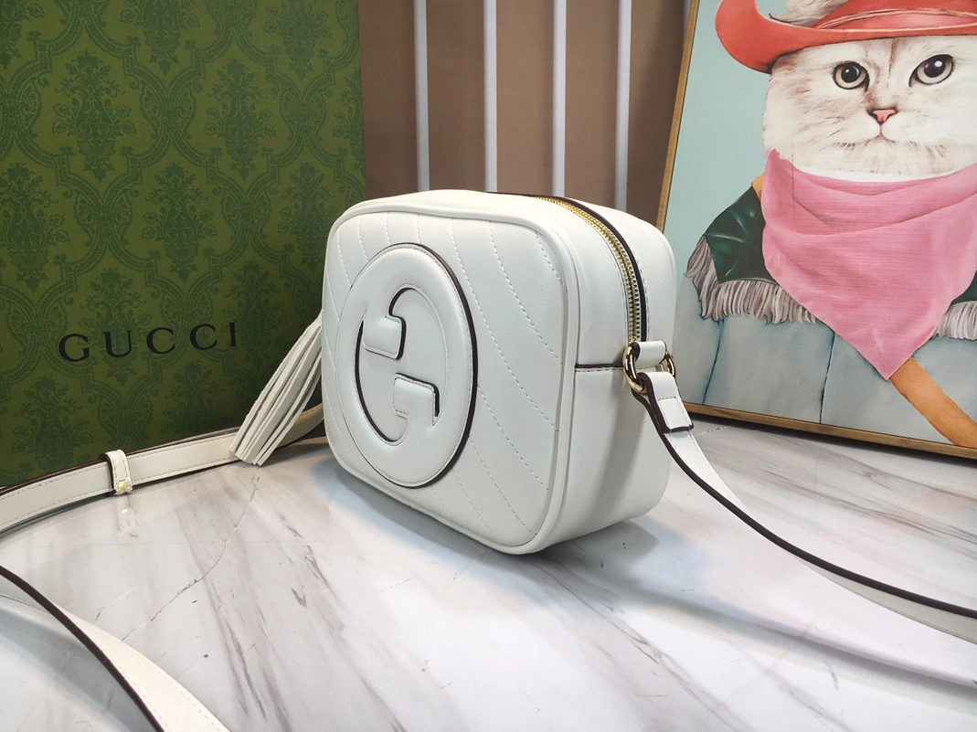 Resilient 8921 Gucci AAA Quality Messenger Bags For Women