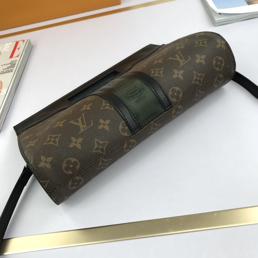 Resilient 8987 Louis Vuitton AAA Quality Messenger Bags For Women