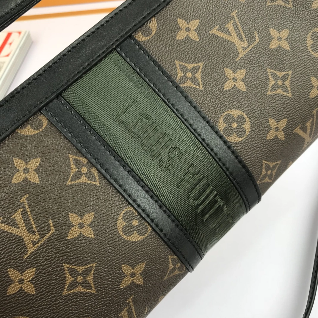 Resilient 8987 Louis Vuitton AAA Quality Messenger Bags For Women