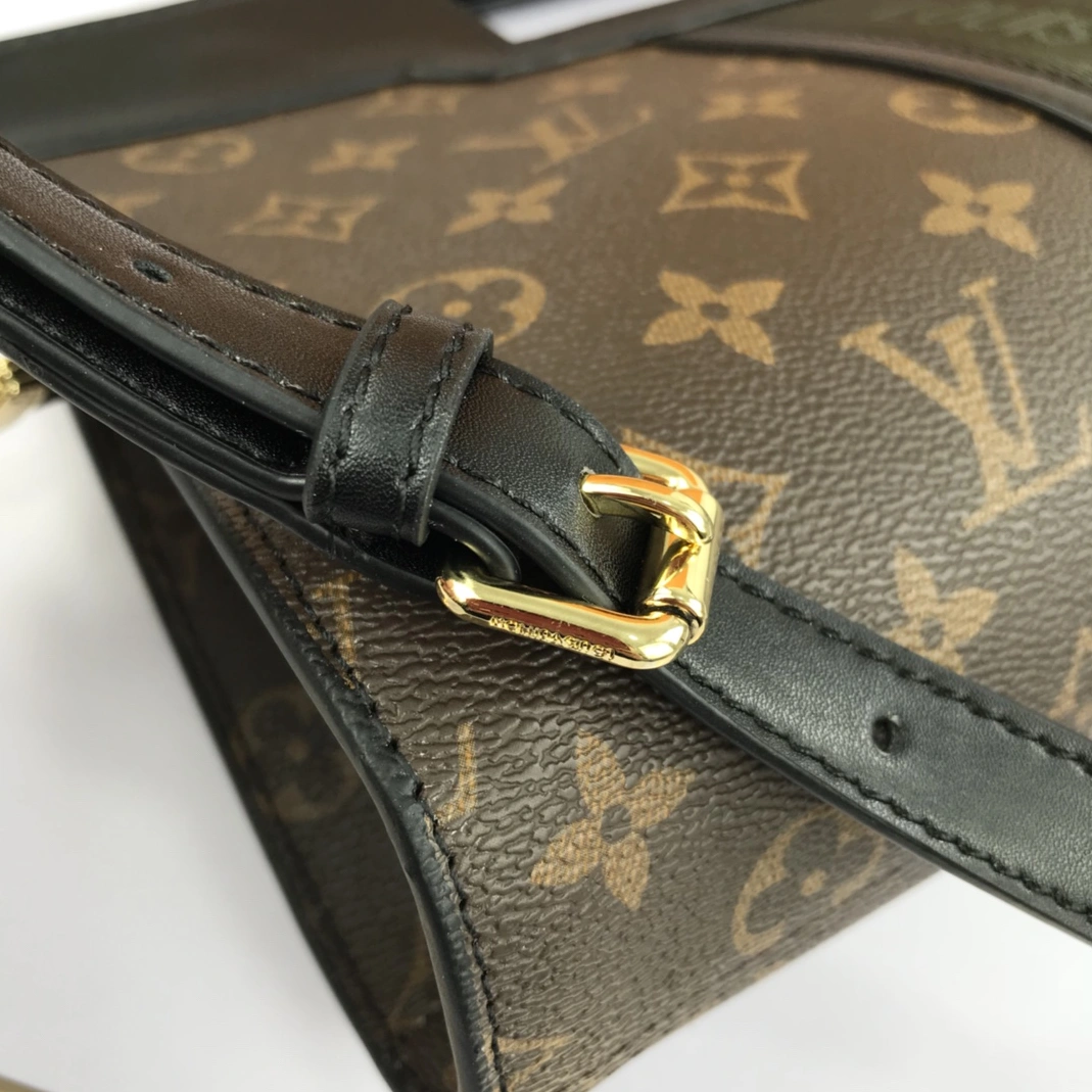 Resilient 8987 Louis Vuitton AAA Quality Messenger Bags For Women