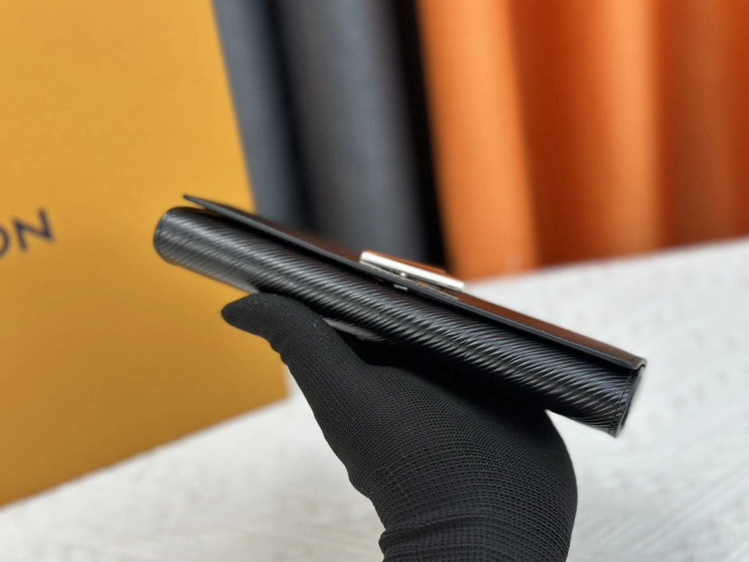 Resilient 9001 Louis Vuitton LV Wallets
