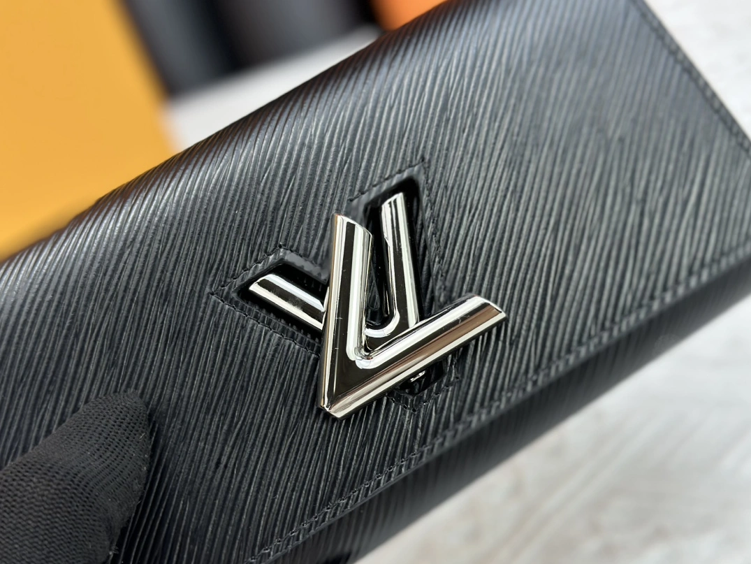 Resilient 9001 Louis Vuitton LV Wallets