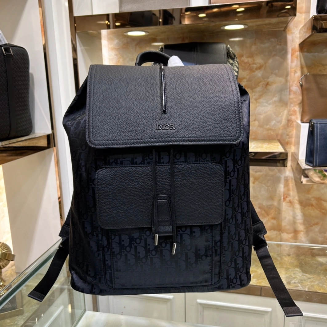 Resilient 9017 Christian Dior AAA Man Backpacks