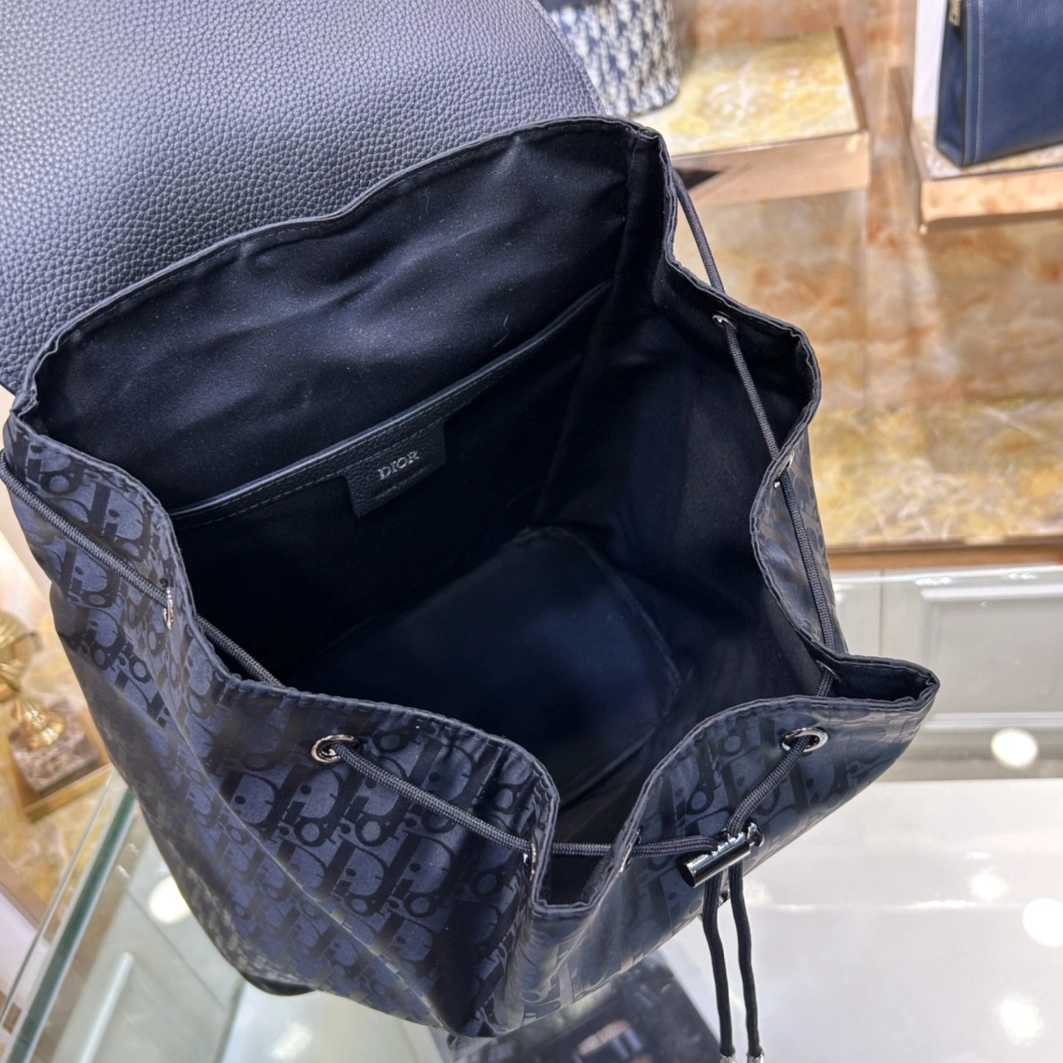 Resilient 9017 Christian Dior AAA Man Backpacks