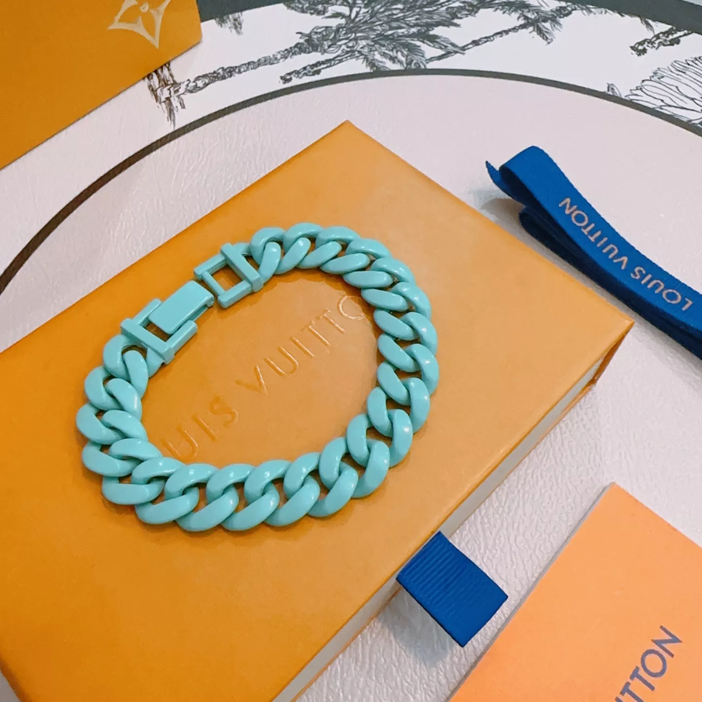 Resilient 9043 Louis Vuitton LV Bracelets