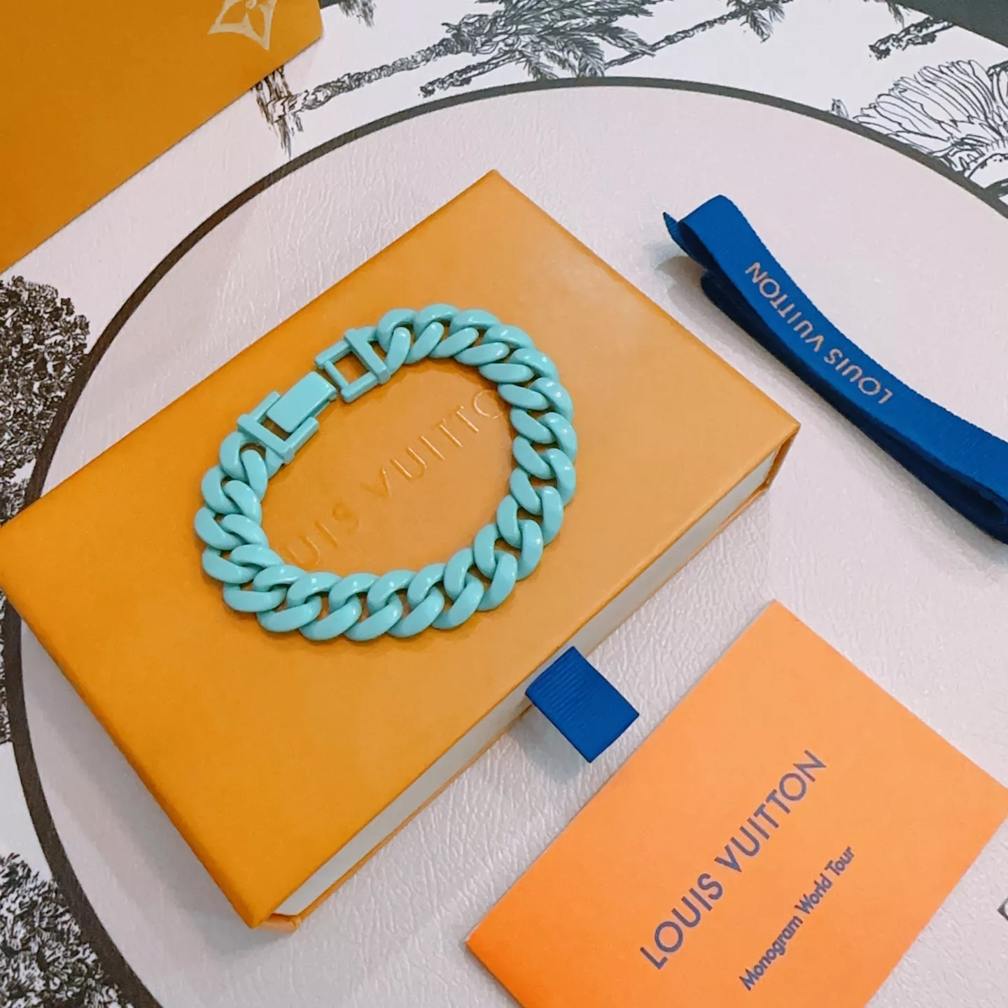 Resilient 9043 Louis Vuitton LV Bracelets