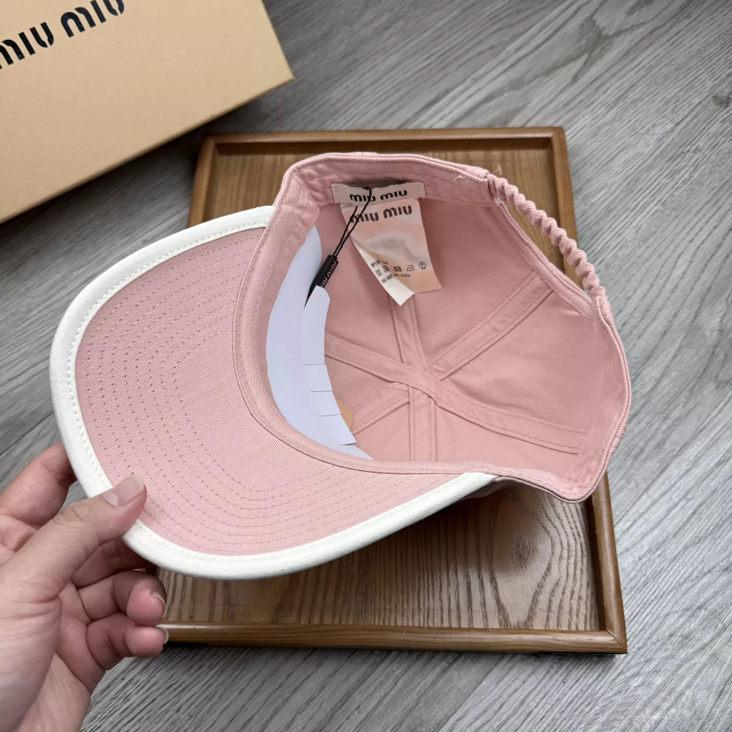 Resilient 9317 MIU MIU Caps